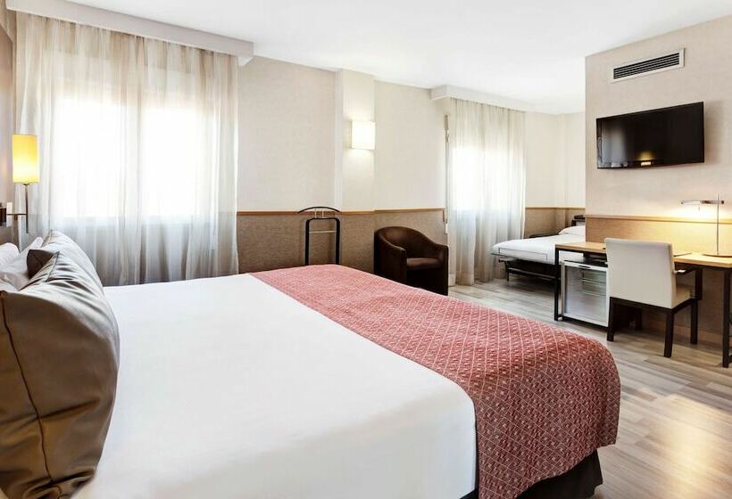 اتاق استاندارد سه نفره, Catalonia Santa Justa