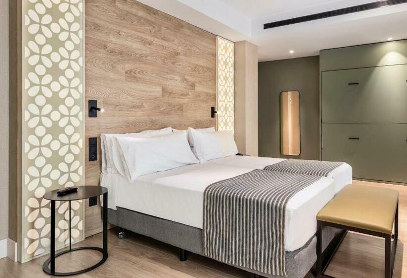 家庭间, Catalonia Santa Justa