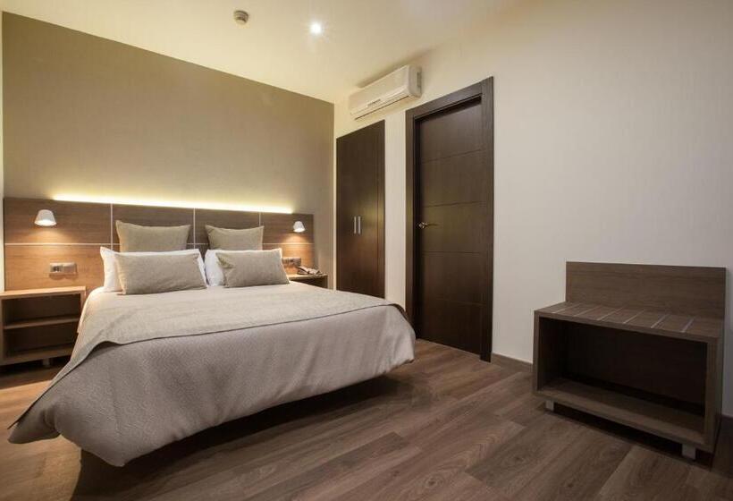 اتاق استاندارد یک نفره, Don Paco