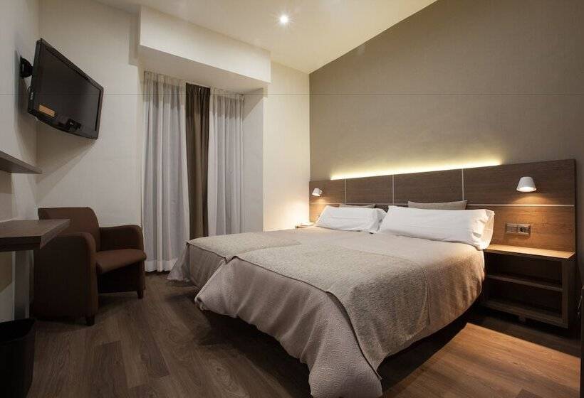 اتاق استاندارد, Don Paco