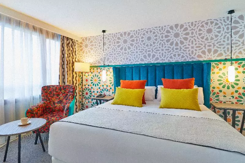 اتاق راحتی, Hesperia Sevilla