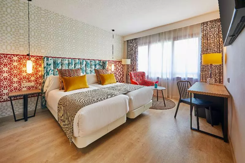 اتاق راحتی, Hesperia Sevilla