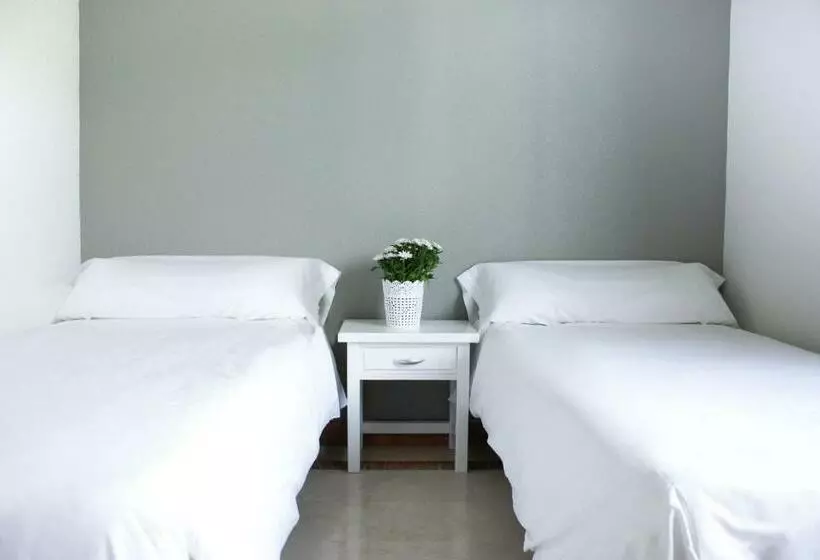 Habitación Familiar, Hospedium Hotel Castilla