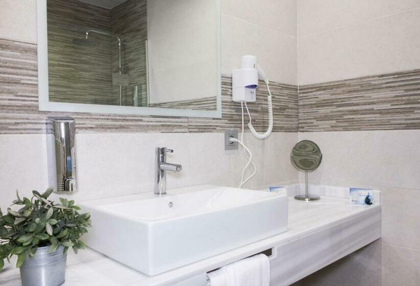 غرفة قياسية ثلاثية, Hospedium Hotel Castilla