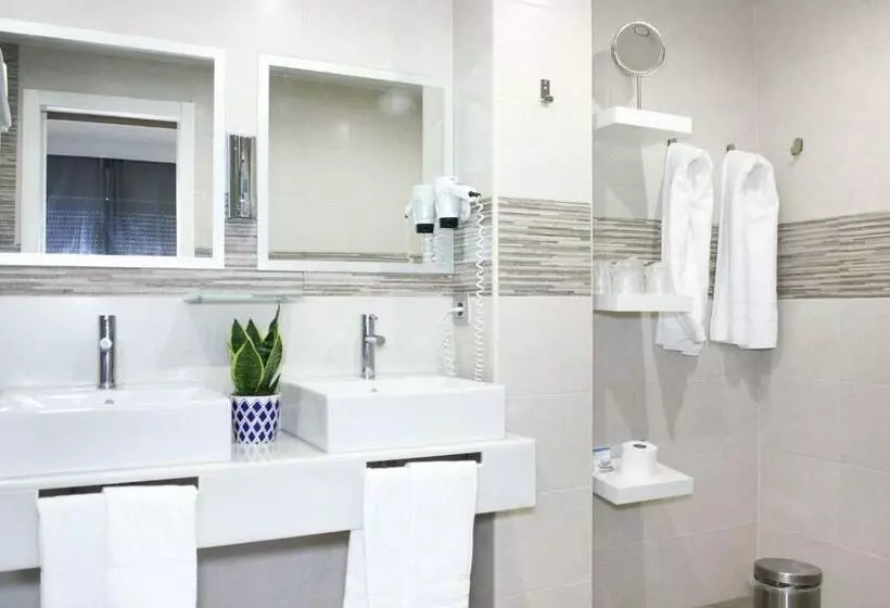 Habitación Familiar Superior, Hospedium Hotel Castilla