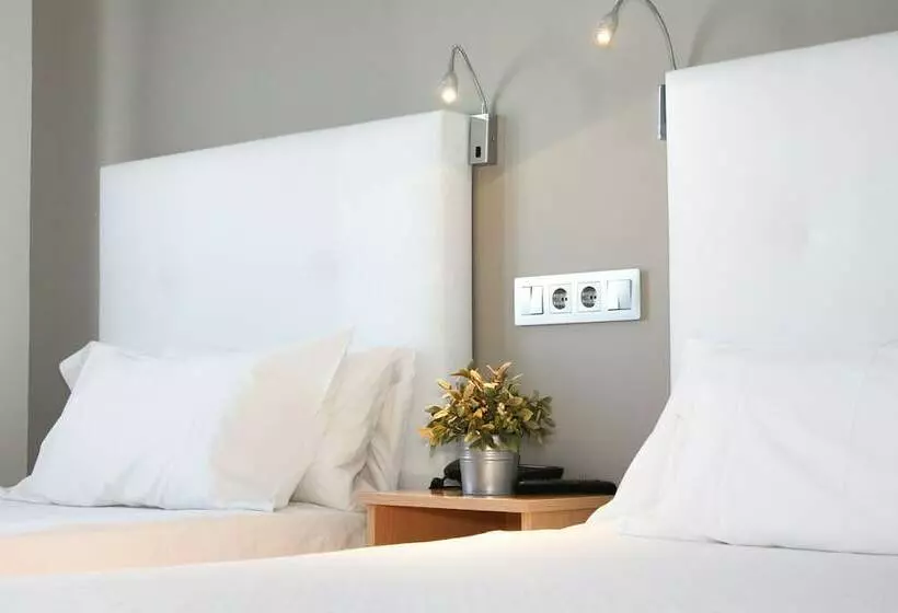 Habitación Familiar Superior, Hospedium Hotel Castilla