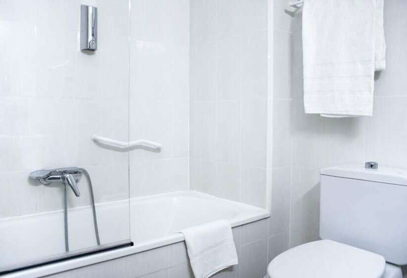 غرفة قياسية ثلاثية, Hospedium Hotel Castilla