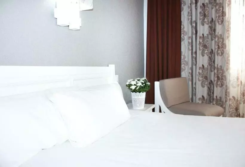 Habitación Familiar, Hospedium Hotel Castilla