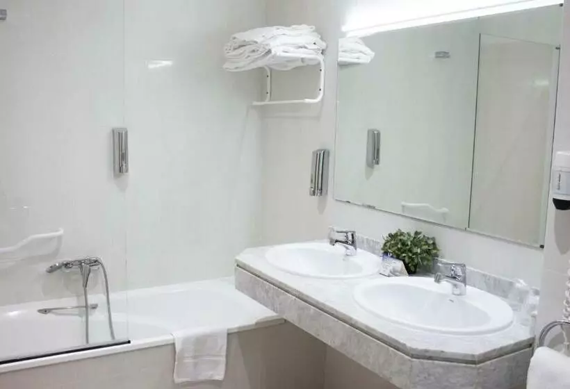 Habitación Familiar, Hospedium Hotel Castilla