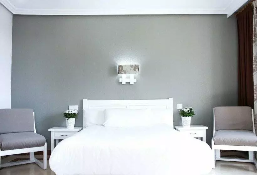 Habitación Familiar, Hospedium Hotel Castilla