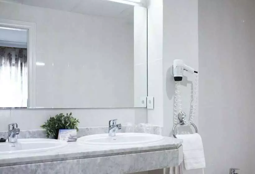 Habitación Familiar, Hospedium Hotel Castilla