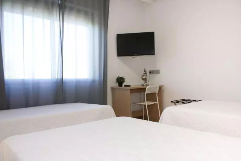 Habitación Triple Estándar, Hospedium Hotel Castilla