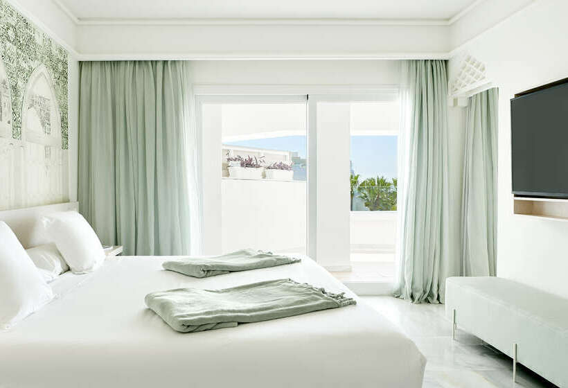 プールビュージュニアスイート, Iberostar Selection Marbella Coral Beach