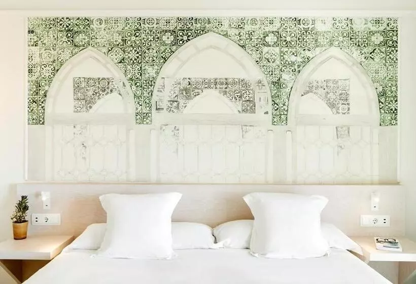 اتاق استاندارد با چشم‌انداز استخر, Iberostar Selection Marbella Coral Beach
