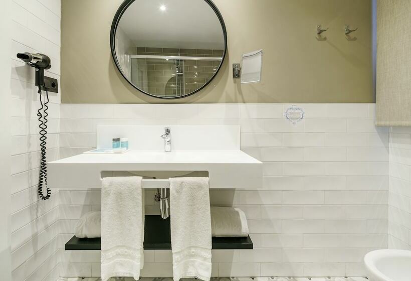 חדר סטנדרט לארבעה, Ilunion Bilbao