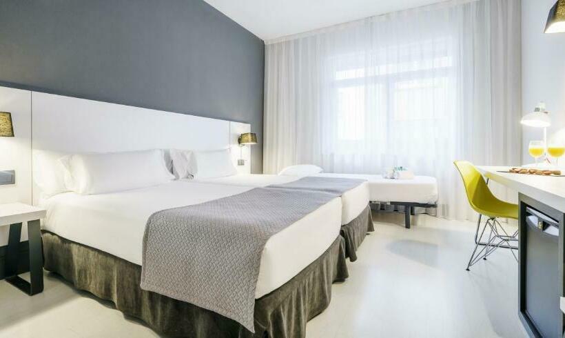 חדר סטנדרט לשלושה, Ilunion Bilbao