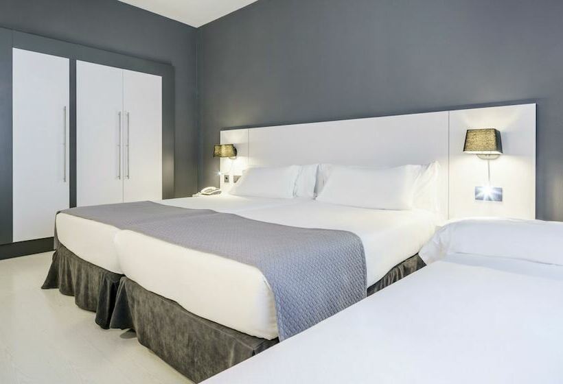 חדר סטנדרט לשלושה, Ilunion Bilbao