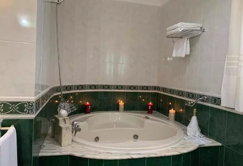 Suite, La Sierra