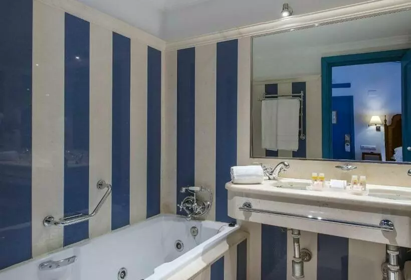 اتاق اکونومی, Las Casas De La Judería