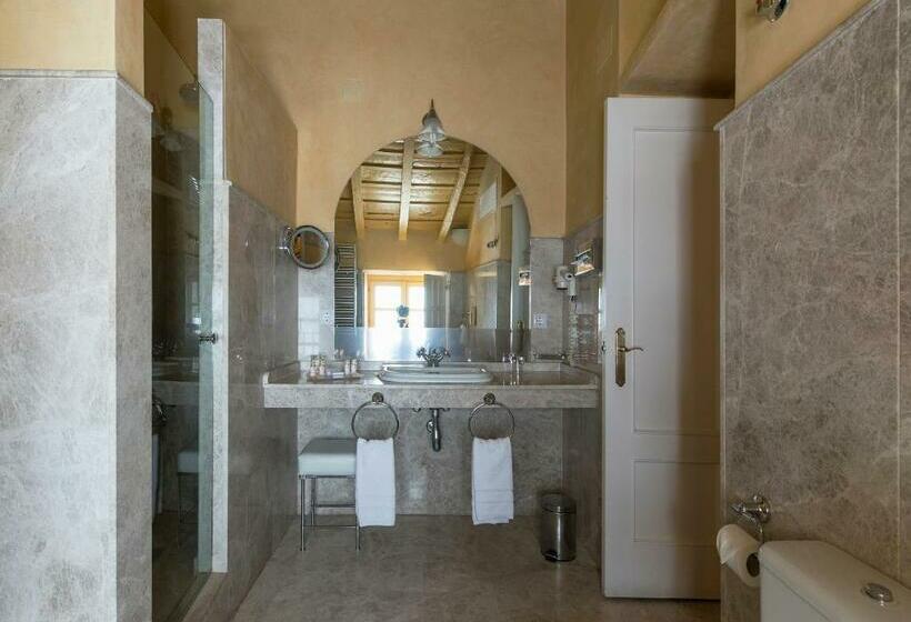 اتاق اکونومی, Las Casas De La Judería