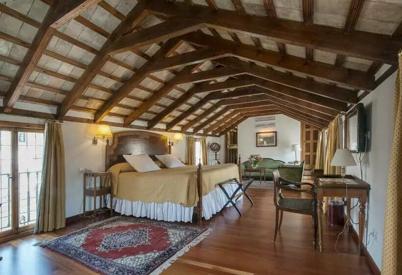سوییت جونیور, Las Casas De La Judería