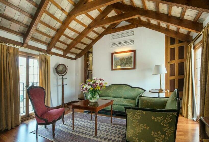 سوییت جونیور, Las Casas De La Judería