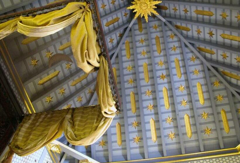 سوییت جونیور, Las Casas De La Judería