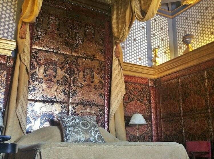 سوییت جونیور, Las Casas De La Judería