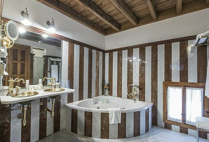 سوییت جونیور, Las Casas De La Judería