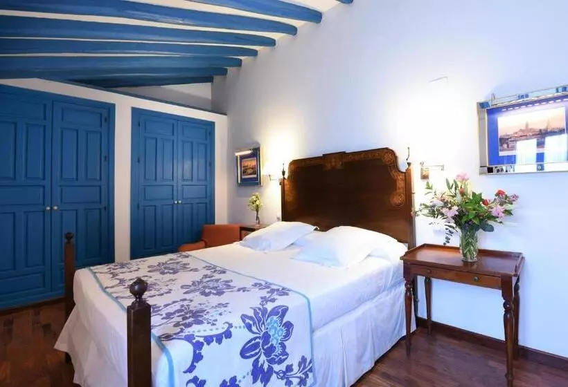 اتاق اکونومی, Las Casas De La Judería