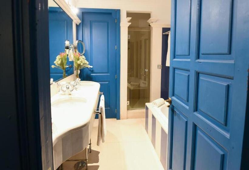 اتاق اکونومی, Las Casas De La Judería