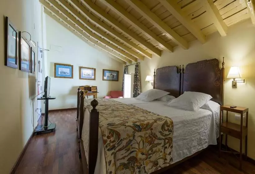 اتاق اکونومی, Las Casas De La Judería