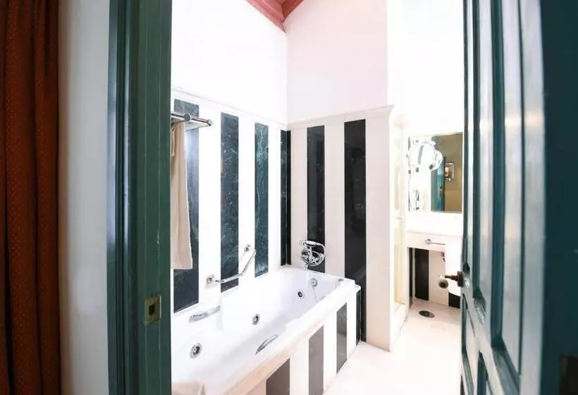 اتاق استاندارد با وان آب گرم, Las Casas De La Judería