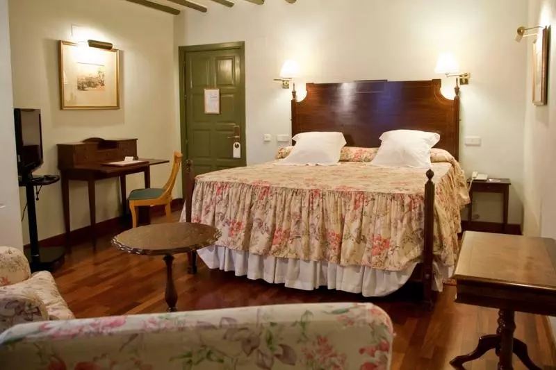 اتاق استاندارد با وان آب گرم, Las Casas De La Judería