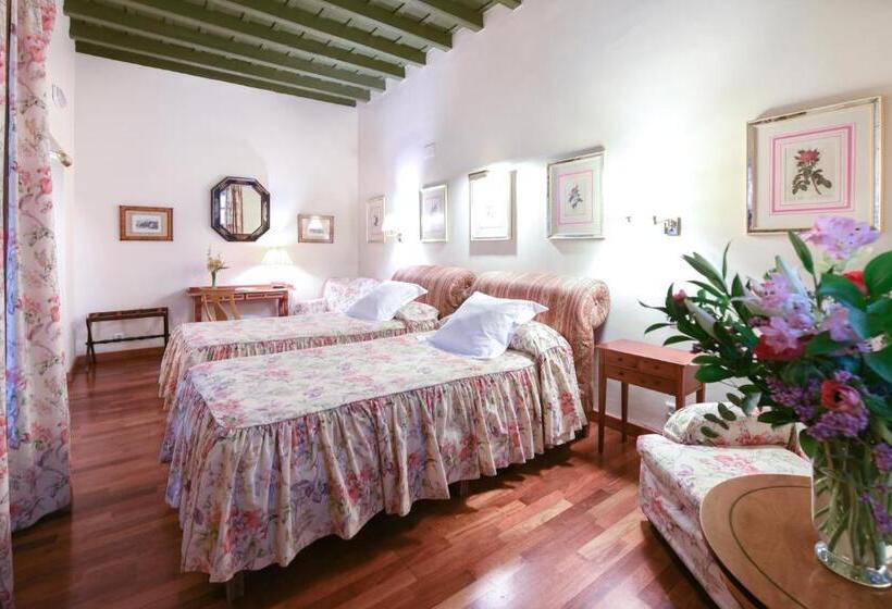 اتاق استاندارد با وان آب گرم, Las Casas De La Judería