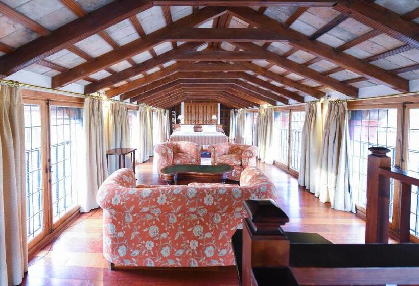 سوییت جونیور, Las Casas De La Judería