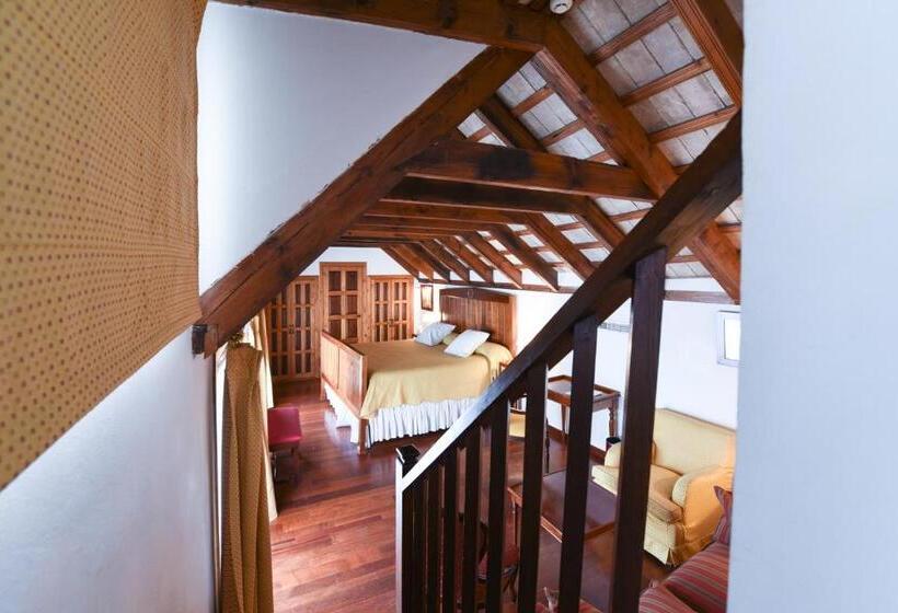 سوییت جونیور, Las Casas De La Judería