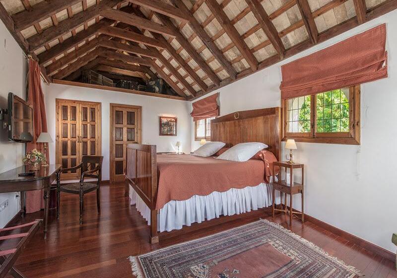 سوییت جونیور, Las Casas De La Judería