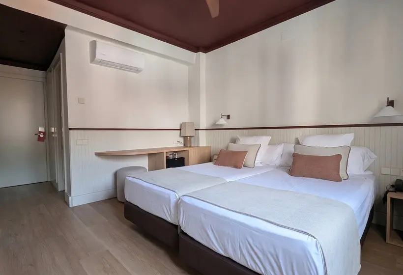 Habitació Estàndard, Medium Montecarlo