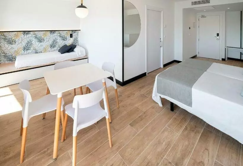 スーペリアファミリールーム, Medplaya Hotel Calypso
