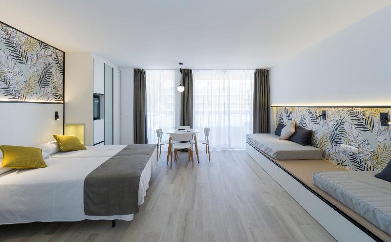 高级家庭房间, Medplaya Hotel Calypso