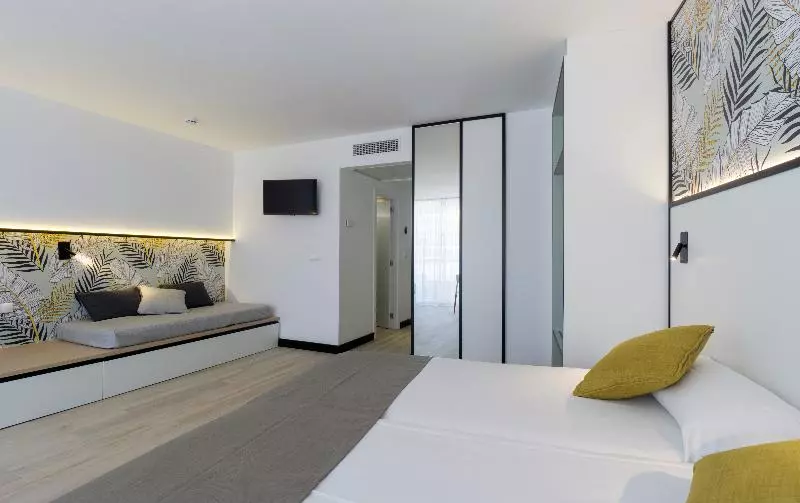 スーペリアファミリールーム, Medplaya Hotel Calypso