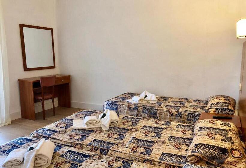 스탠다드 트리플 룸, Medium Montecarlo