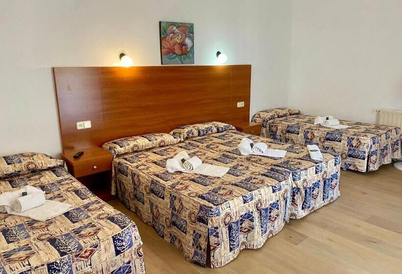 발코니가 있는 4인용 스탠다드 룸, Medium Montecarlo