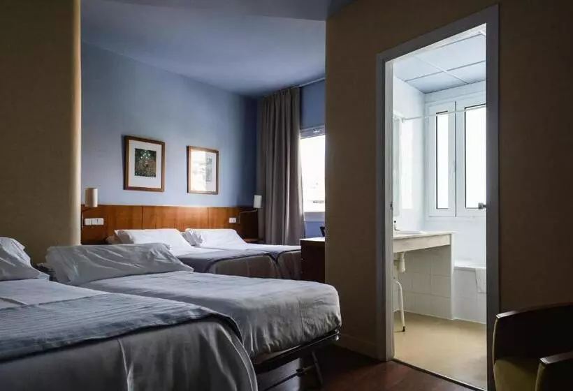 Chambre Quadruple Standard, Nuria