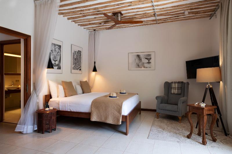 غرفة قياسية ثلاثية, Nuria