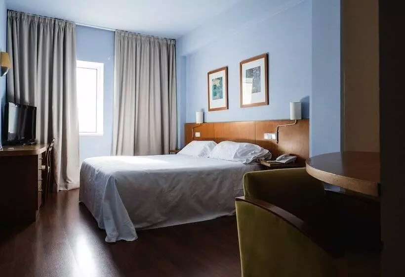 Chambre Standard Vue Piscine, Nuria