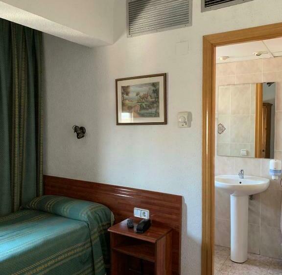 غرفة قياسية فردية, Pepa