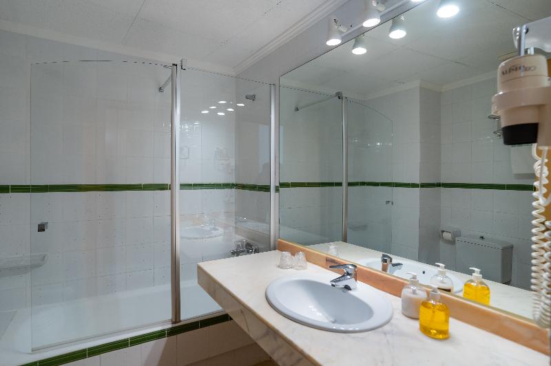 Четырехместный Номер Стандарт, ALEGRIA Hotel Pino Alto