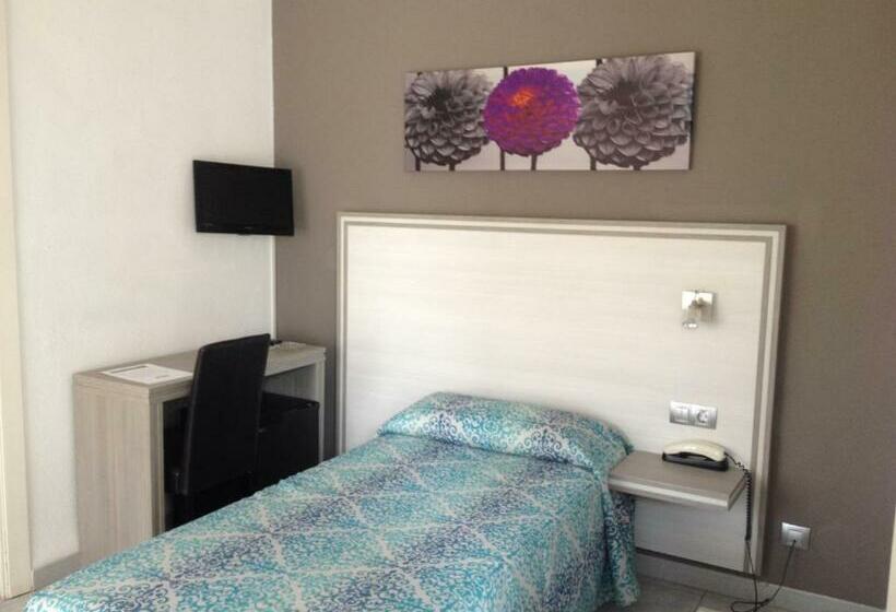 标准单人间, Planas